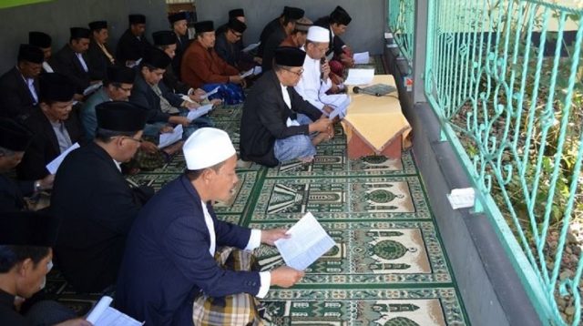 wisata religi ziarah di makam kyai h muntaha
