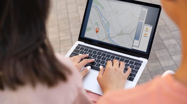 Ilustrasi Nomor Kontak Palsu Marak di Laman Google Maps Kantor Imigrasi